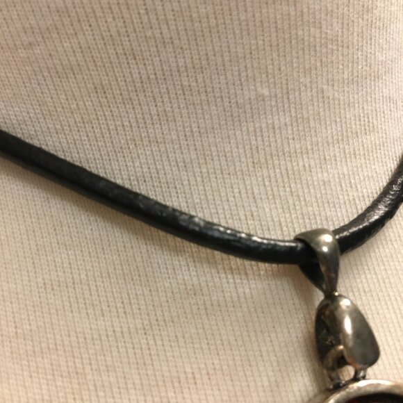 Vintage Red Vampiric Glass, Metal and Leather Necklace - Picture 4 of 10